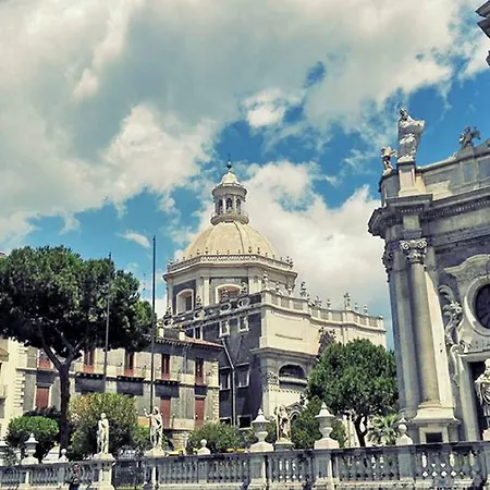 게스트하우스 Suite Inn Catania 4*